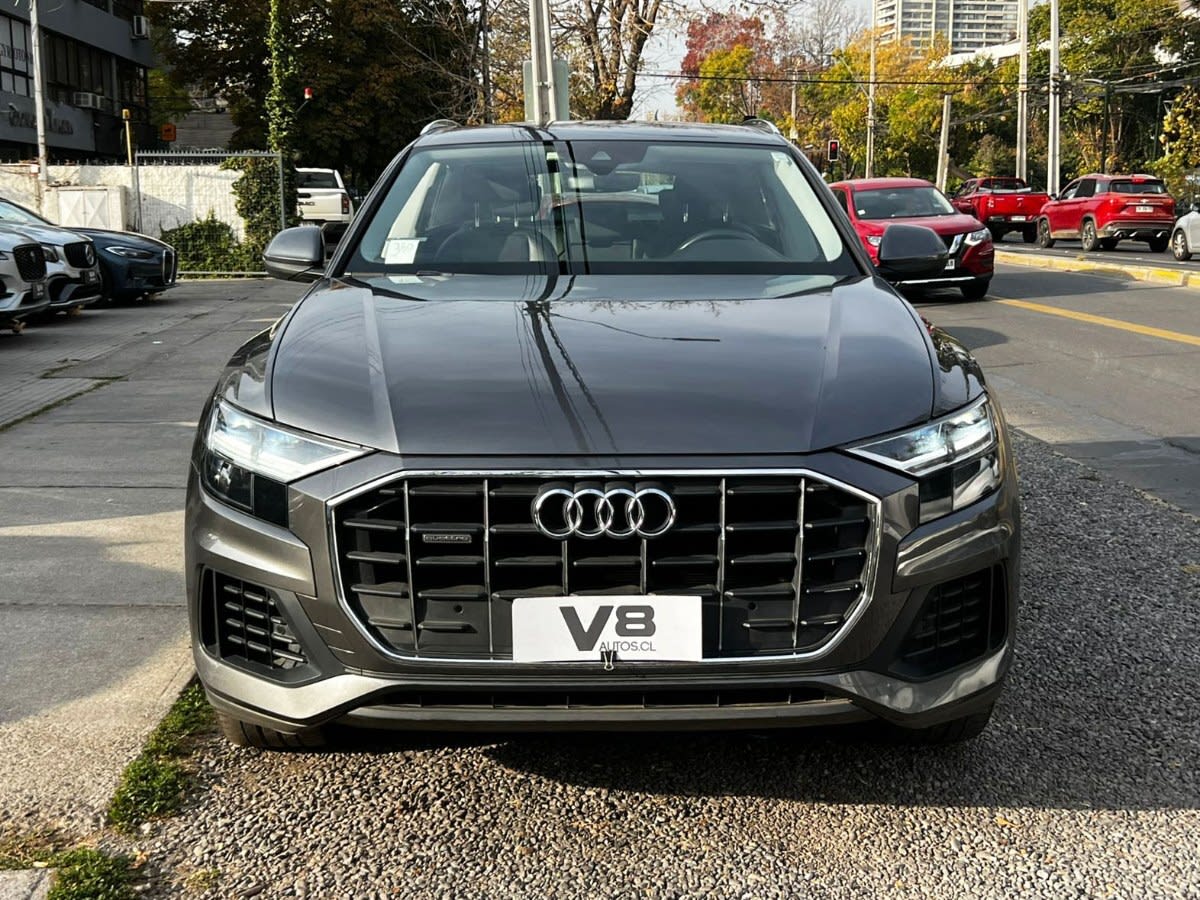 2021 AUDI Q8 55 Gris - Miniatura 2