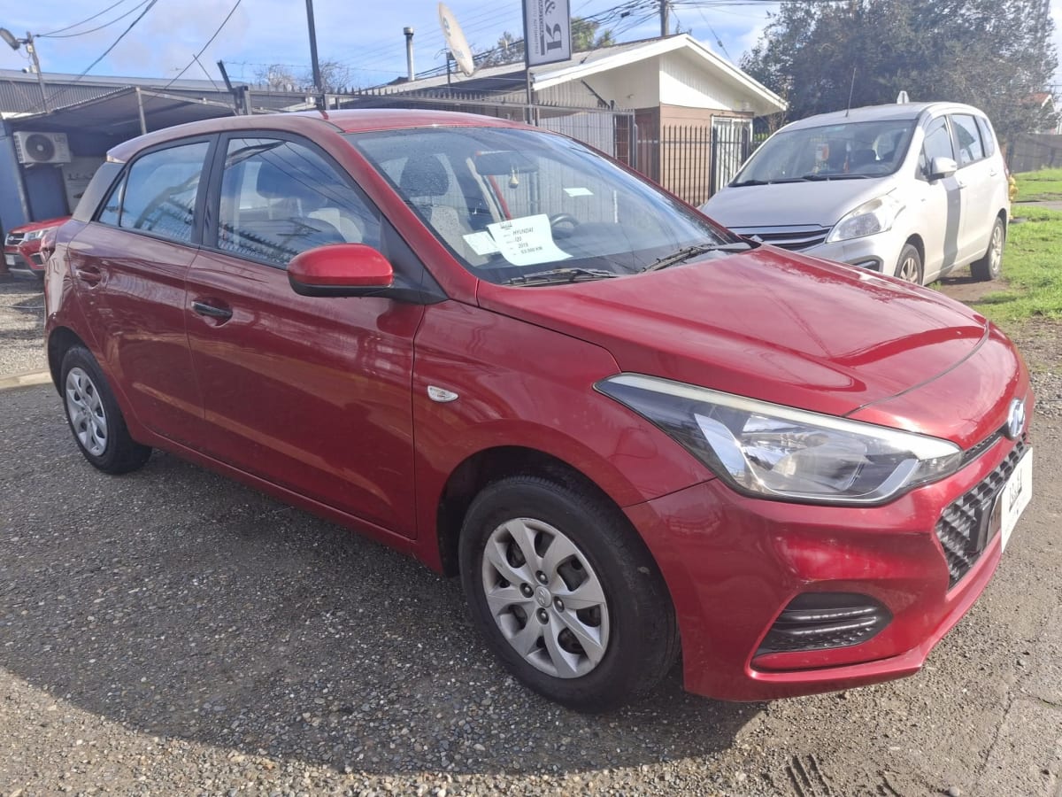 2019 Hyundai I20 Rojo - Miniatura 3