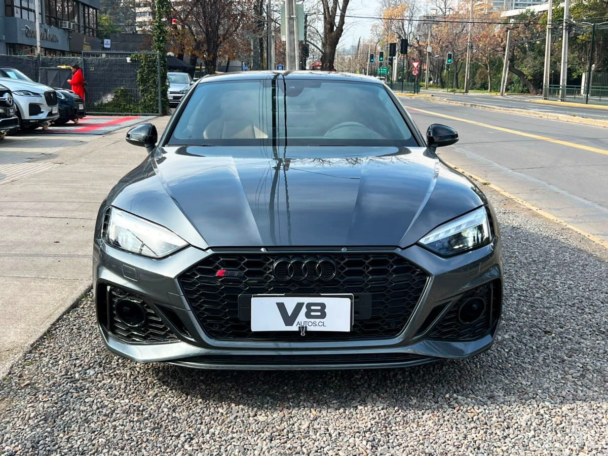 2024 AUDI RS5 COUPE Gris - Miniatura 2