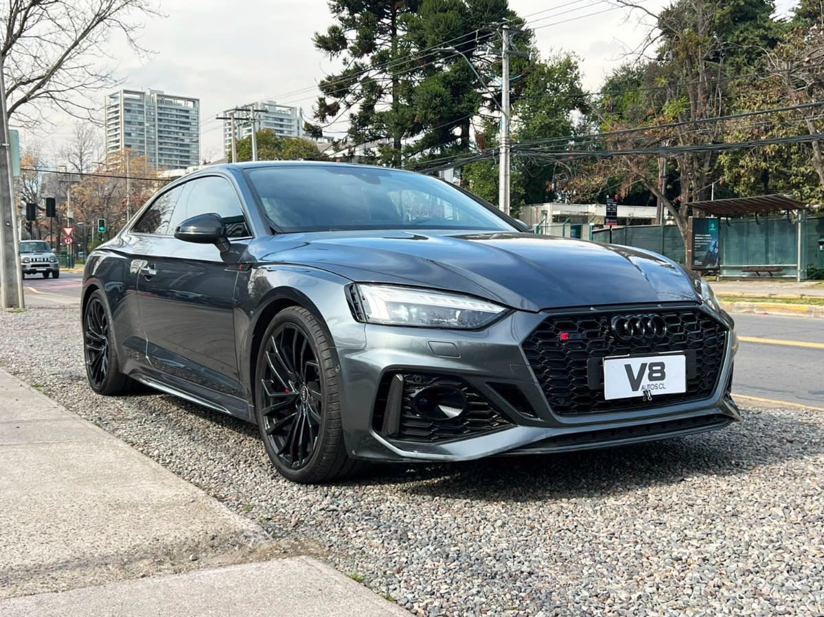 2024 AUDI RS5 COUPE Gris - Miniatura 3
