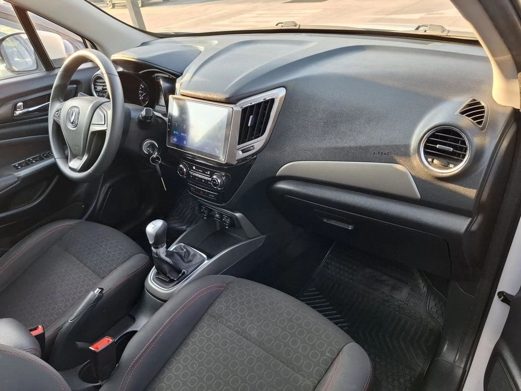 2020 Changan CS15 - Miniatura 10
