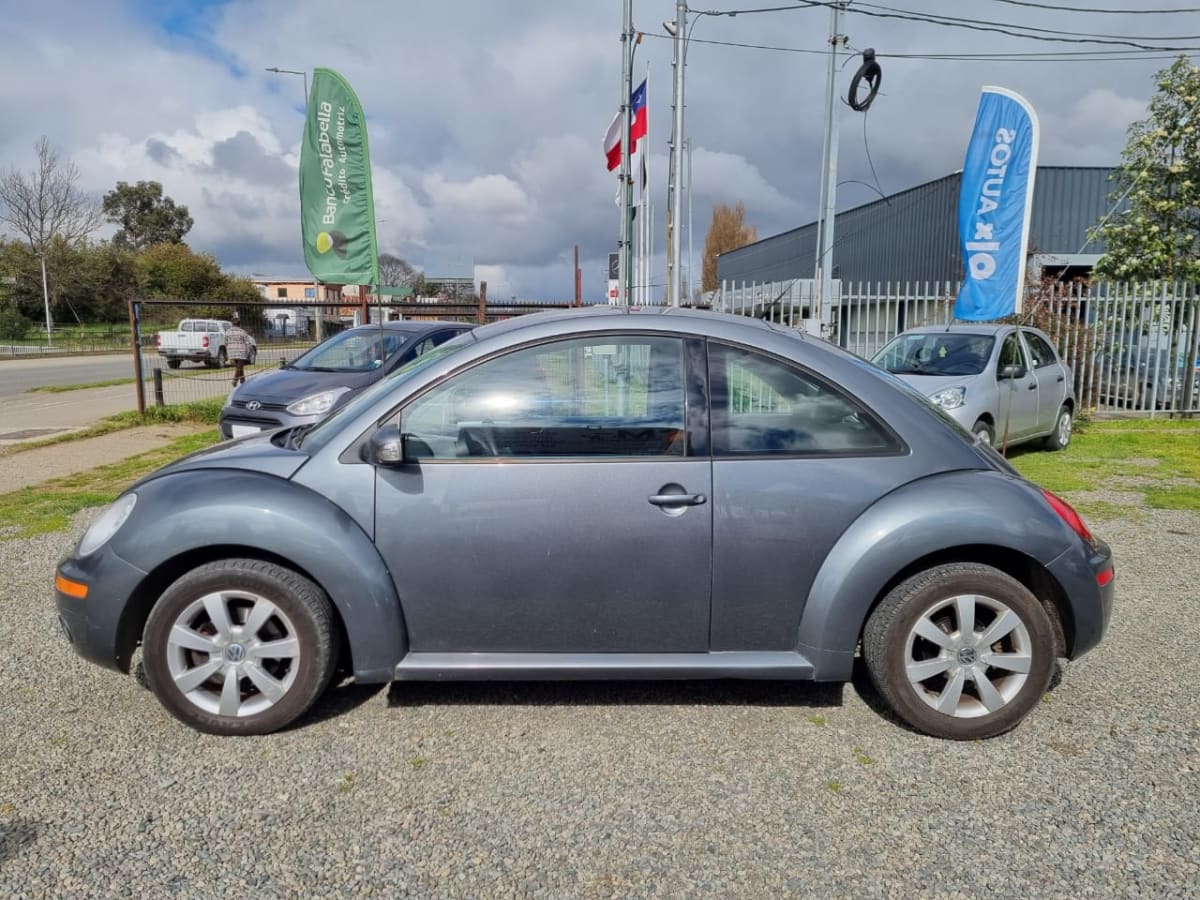 2011 Volkswagen Beetle Gris - Miniatura 6