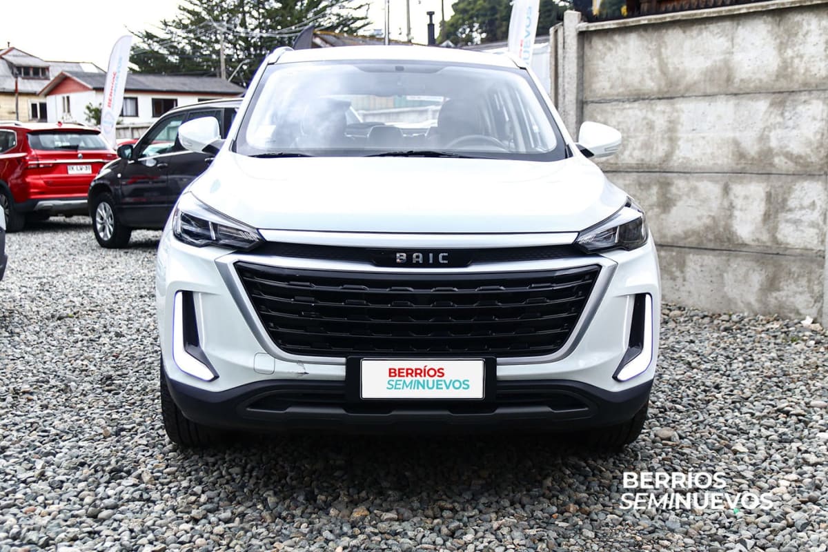 2023 BAIC X35 MPI 1.5 MPI Blanco - Miniatura 4
