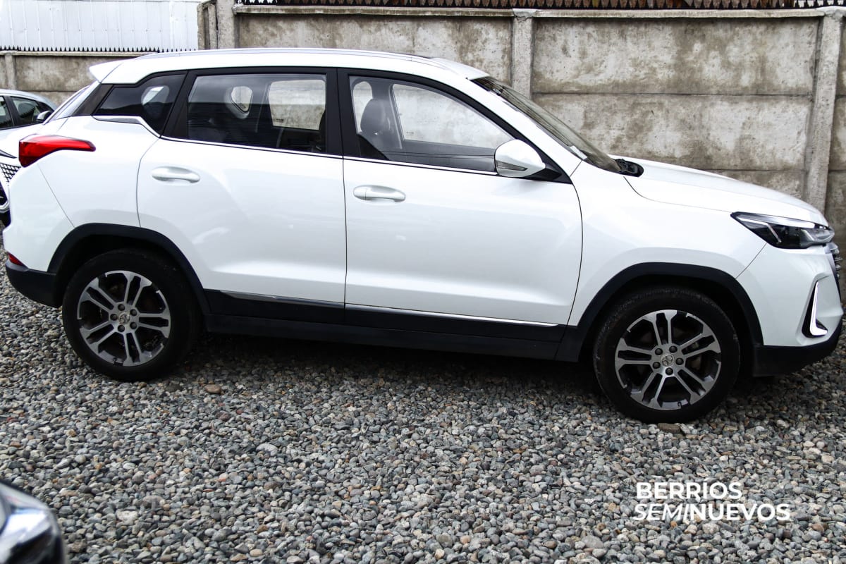 2023 BAIC X35 MPI 1.5 MPI Blanco - Miniatura 5