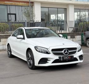 2019 Mercedes-Benz C200 - Miniatura 2