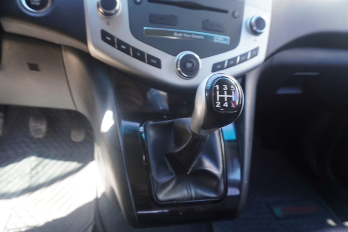 2014 BYD S6 - Miniatura 6
