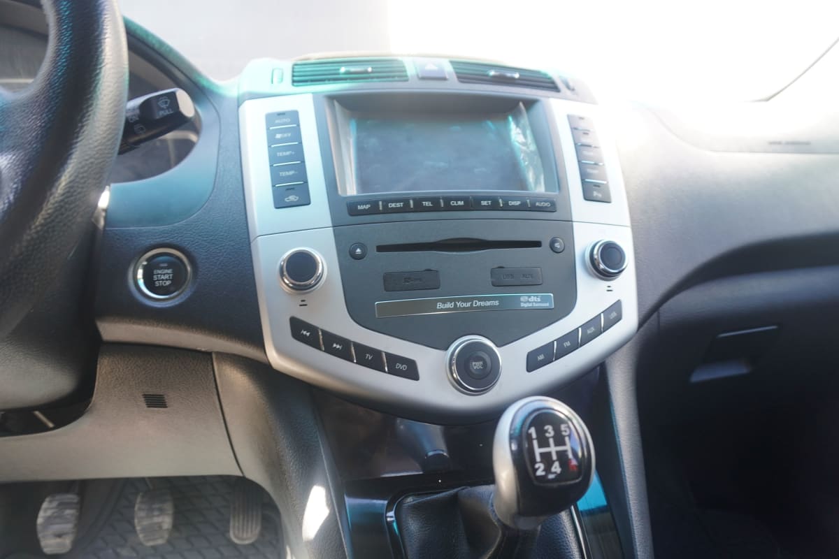 2014 BYD S6 - Miniatura 9