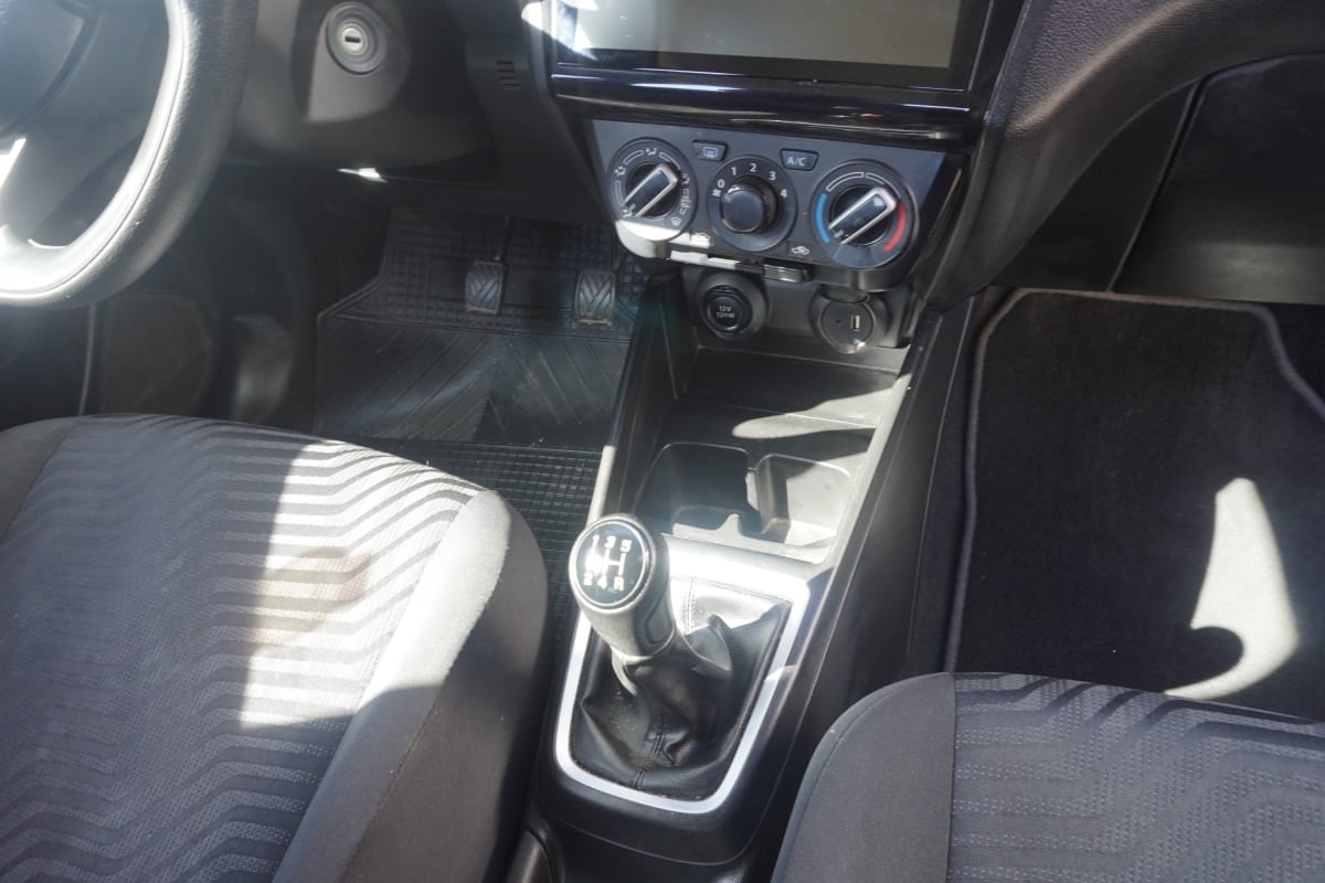 2024 Suzuki SWIFT 1.2 - Miniatura 10