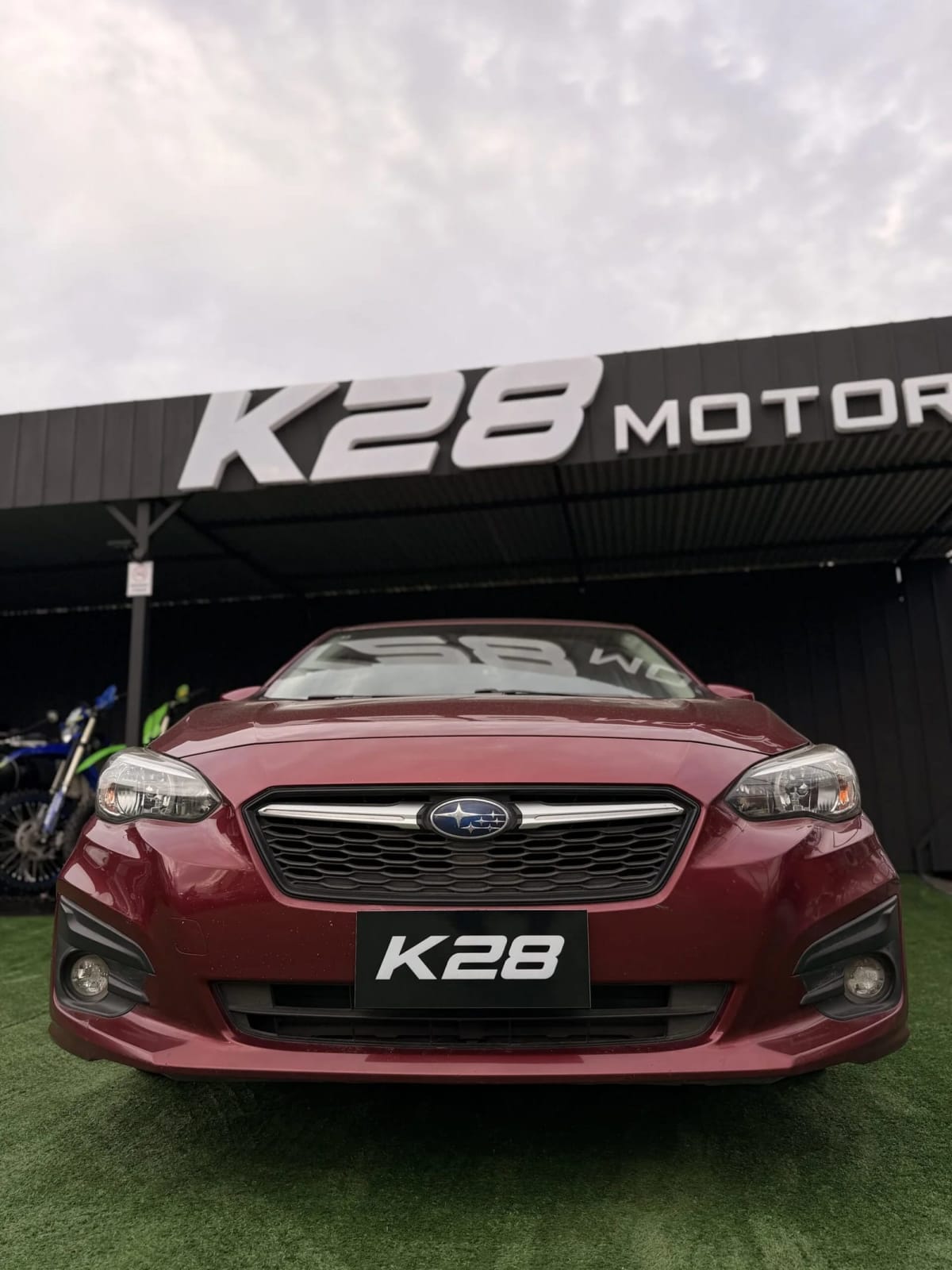 2017 Subaru Impreza 2.0 Rojo - Miniatura 2