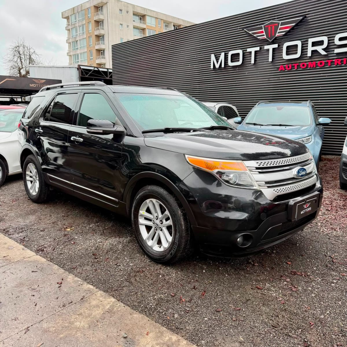 2015 Ford Explorer XLT Negro - Miniatura 3