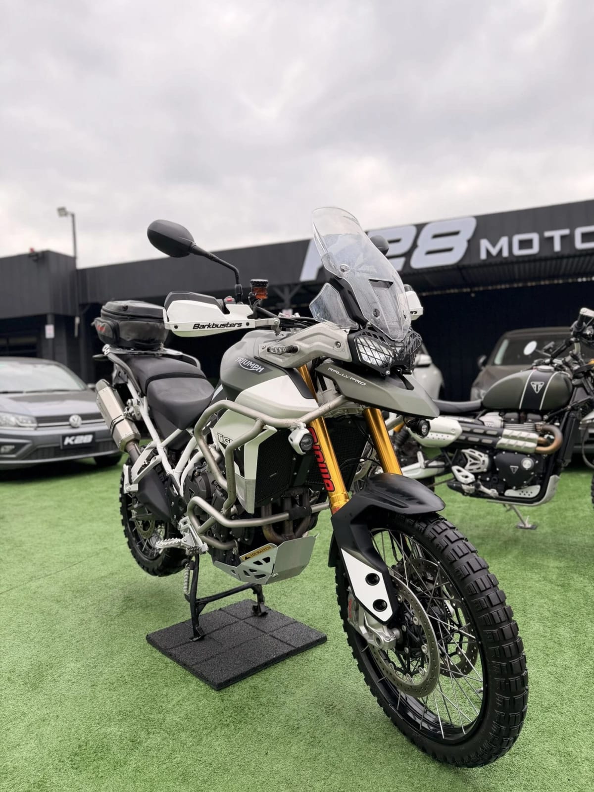 2024 Triumph Tiger 900 Verde - Imagen 1