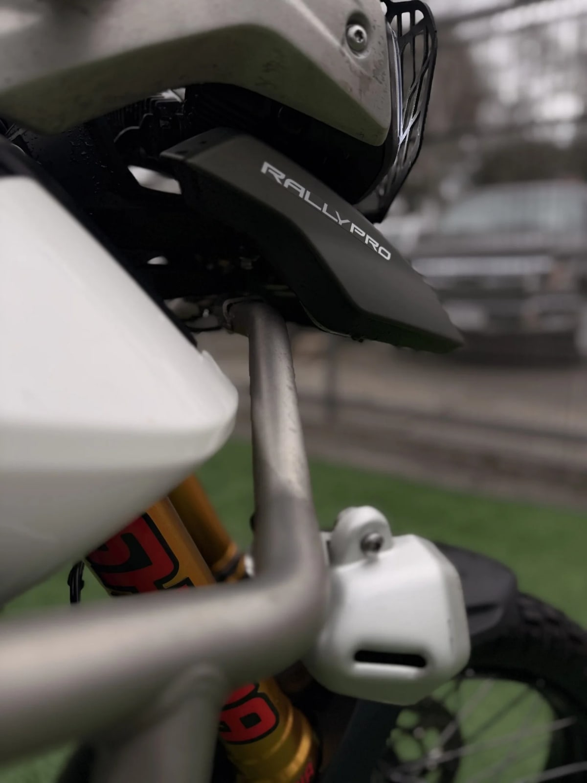 2024 Triumph Tiger 900 Verde - Miniatura 5