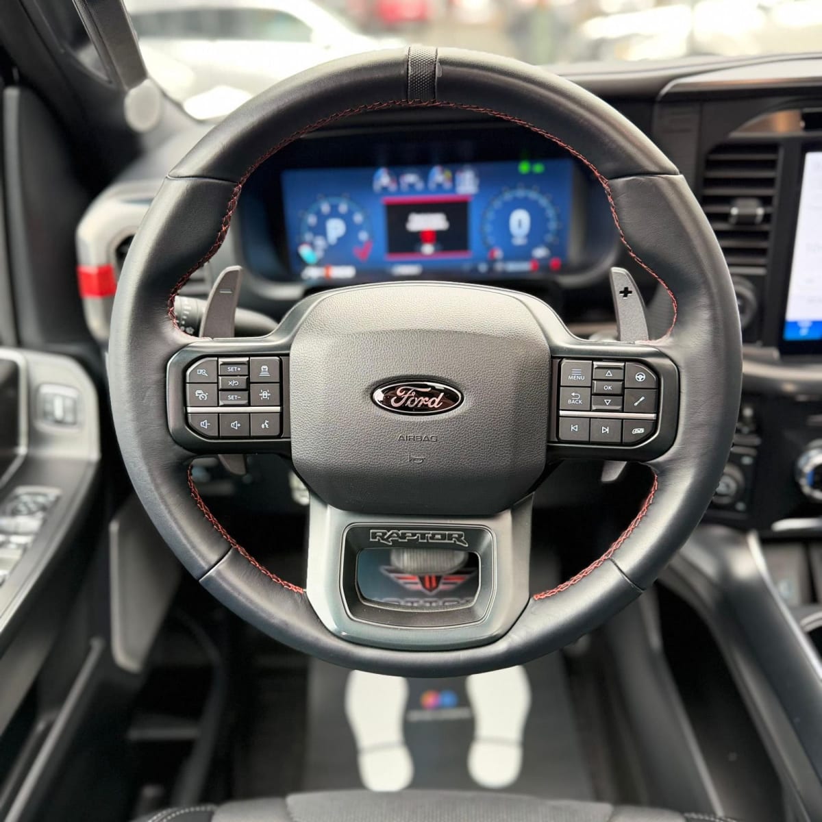 2025 Ford F-150 Raptor Gris - Miniatura 9