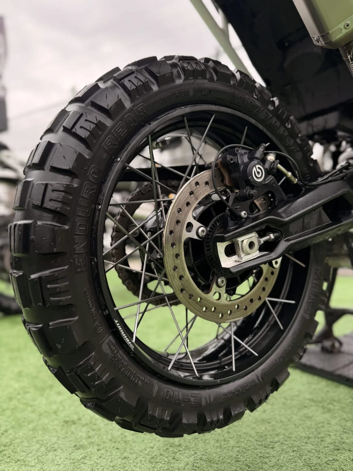2024 Triumph Tiger 900 Verde - Miniatura 7