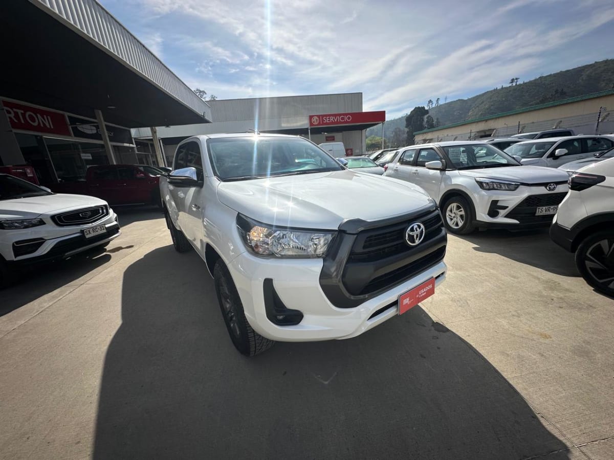 2026 Toyota HILUX DC - Miniatura 4