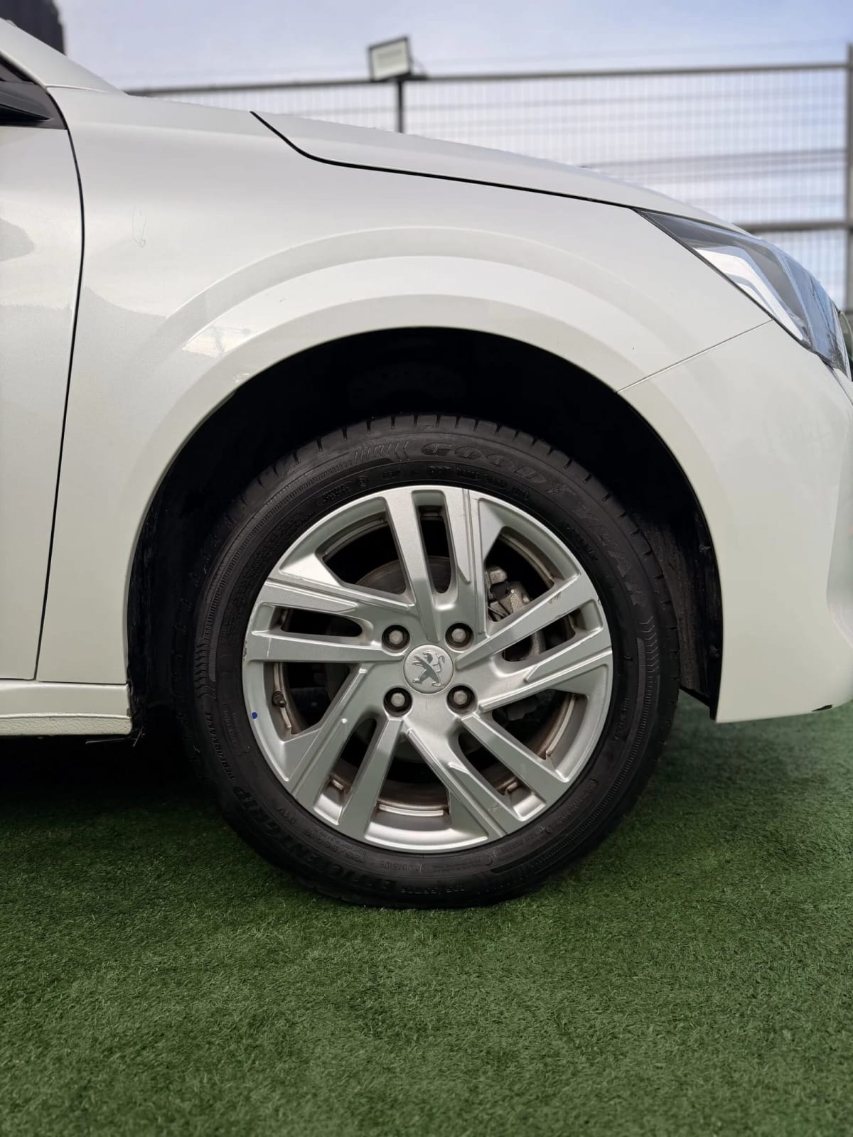 2024 Peugeot 208 Active Blanco - Miniatura 5