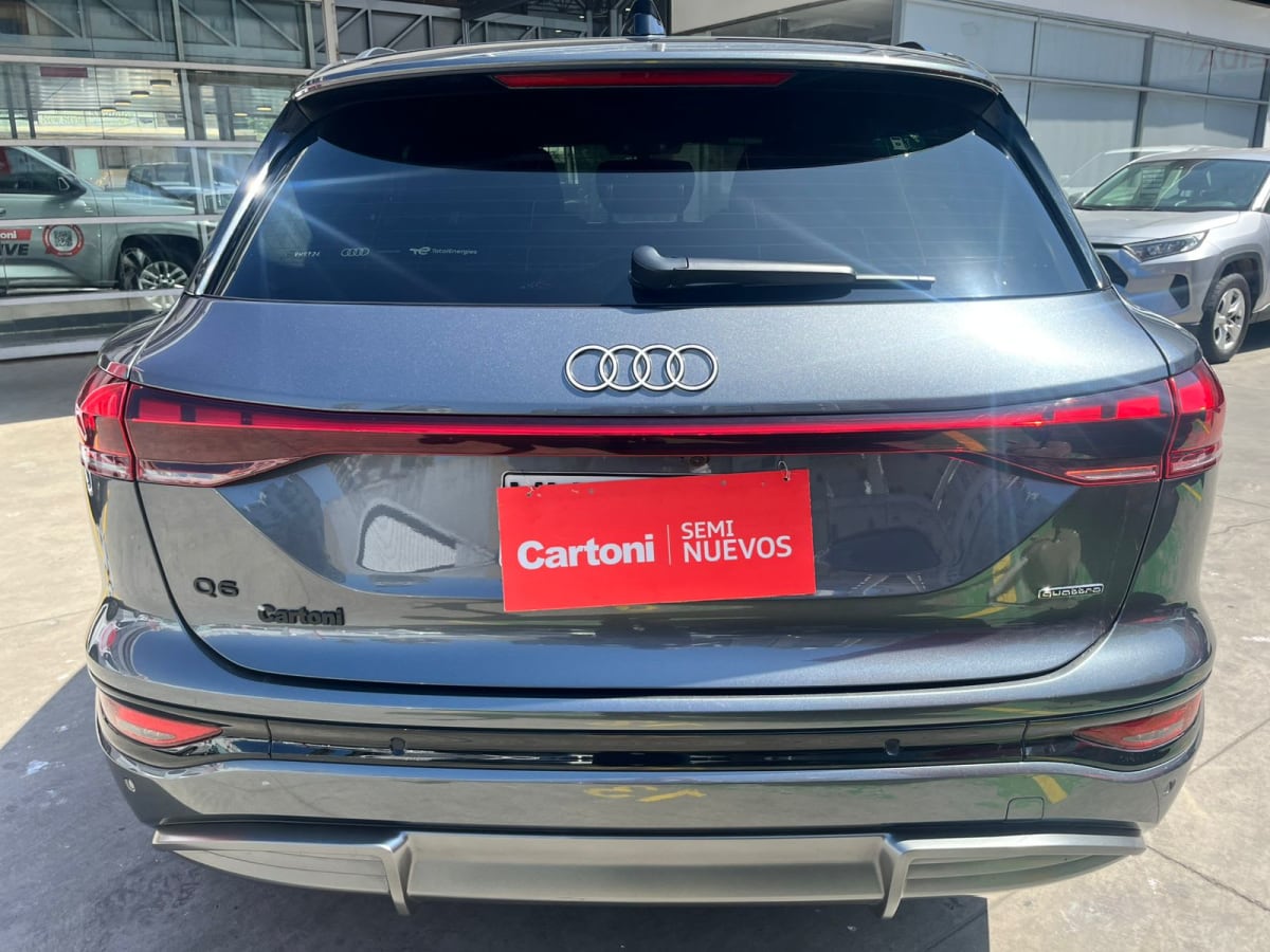 2025 Audi Q6 e-tron 55 - Miniatura 4