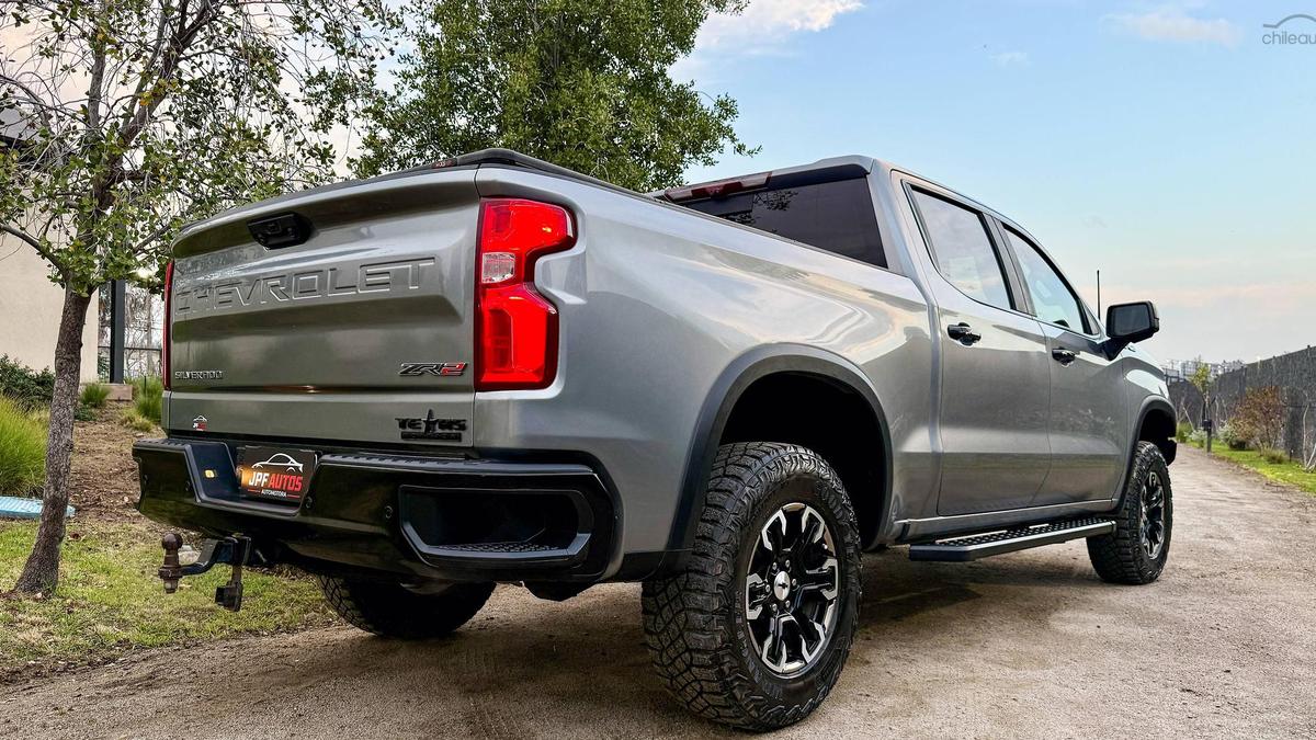 2023 Chevrolet Silverado 6.2 - Miniatura 10