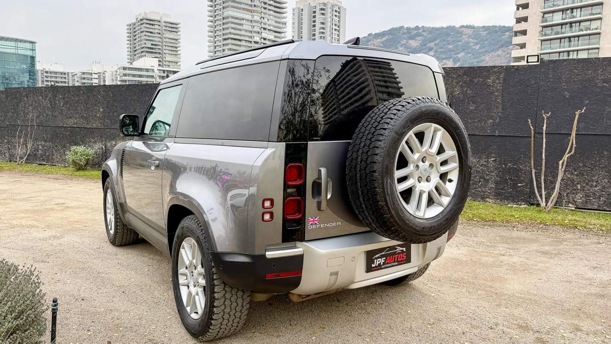 2022 Land Rover Defender 90 - Miniatura 7