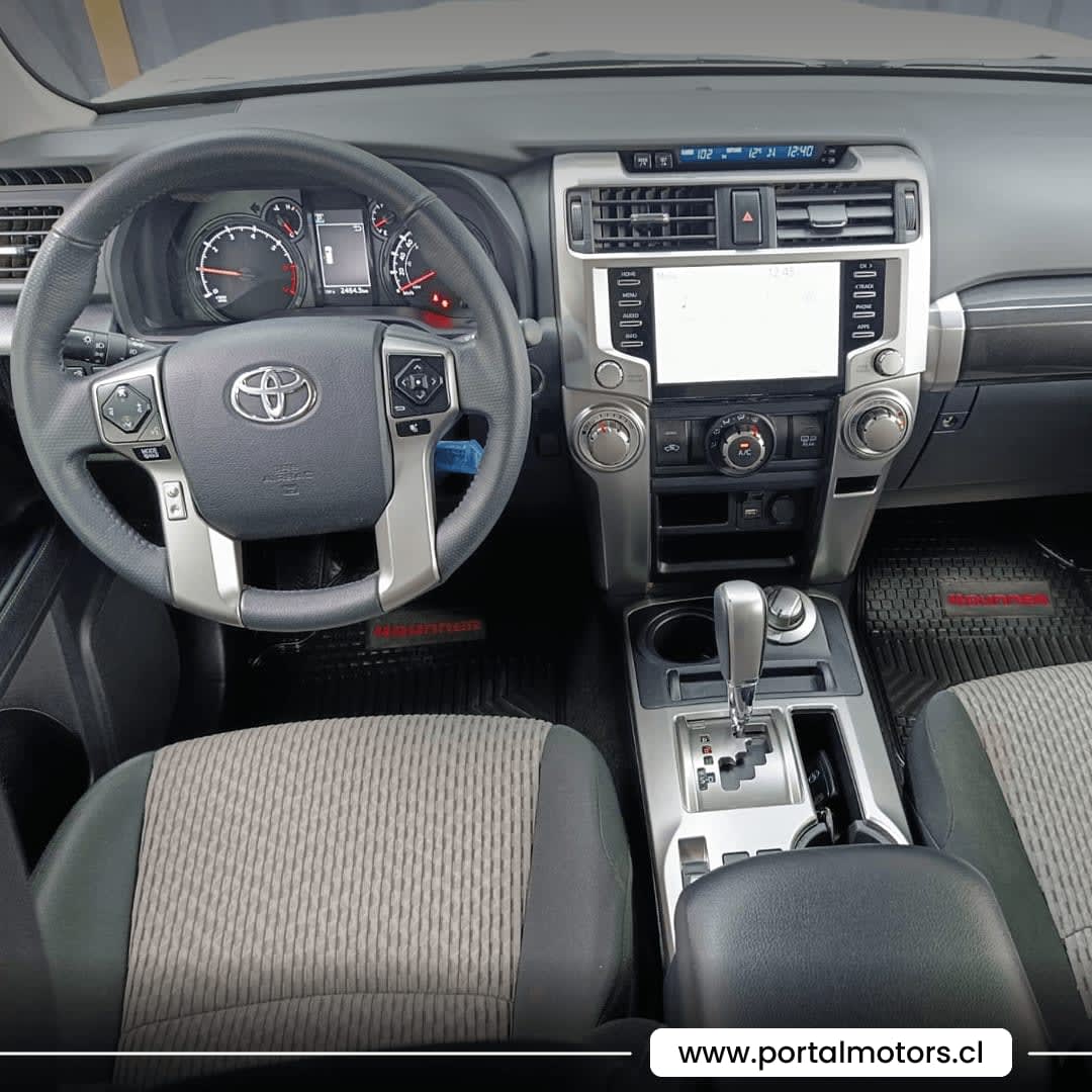 2025 Toyota 4RUNNER 4X4 - Miniatura 4