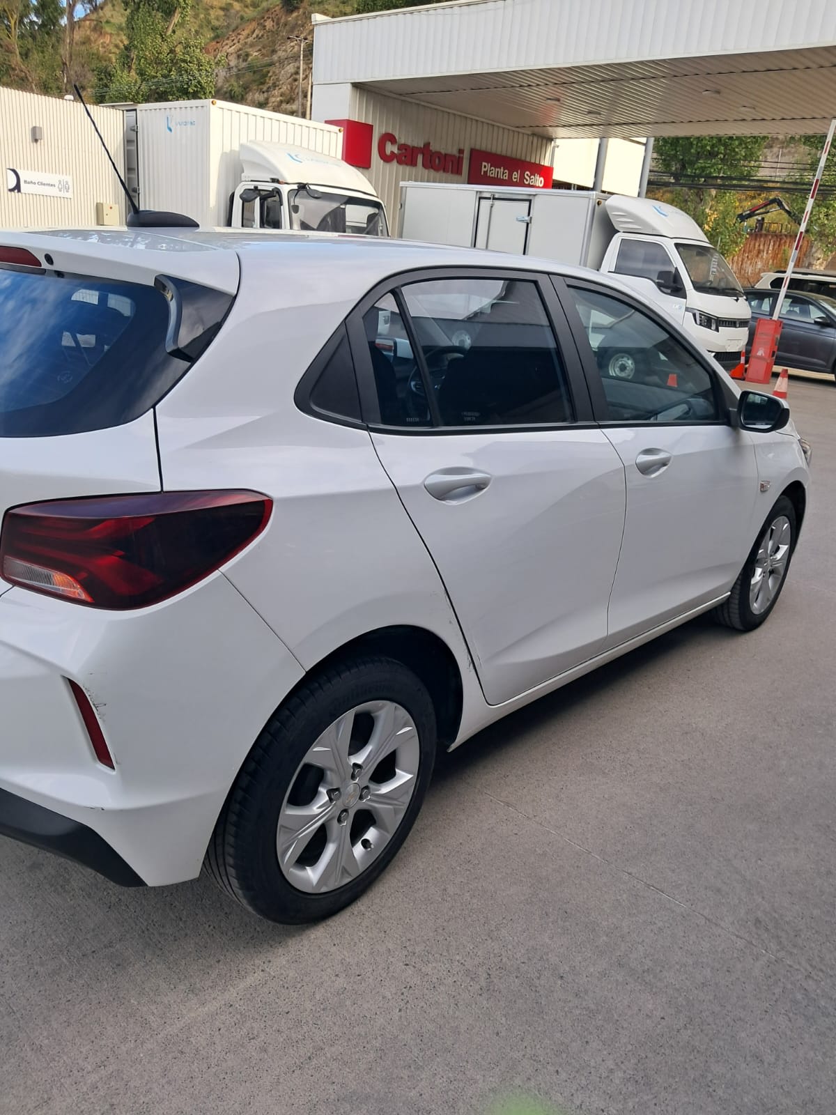 2023 Chevrolet ONIX HB - Miniatura 2