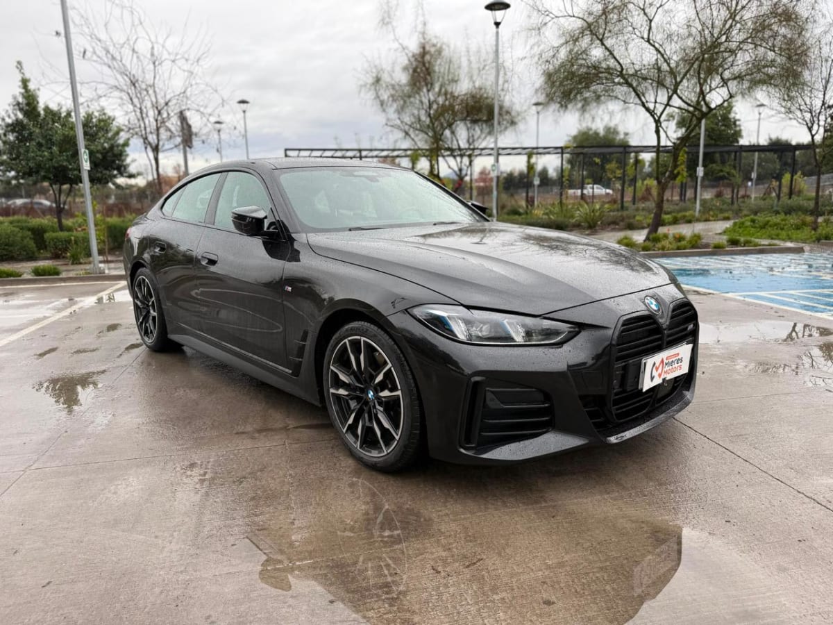 2025 BMW M440i xDRIVE - Miniatura 4