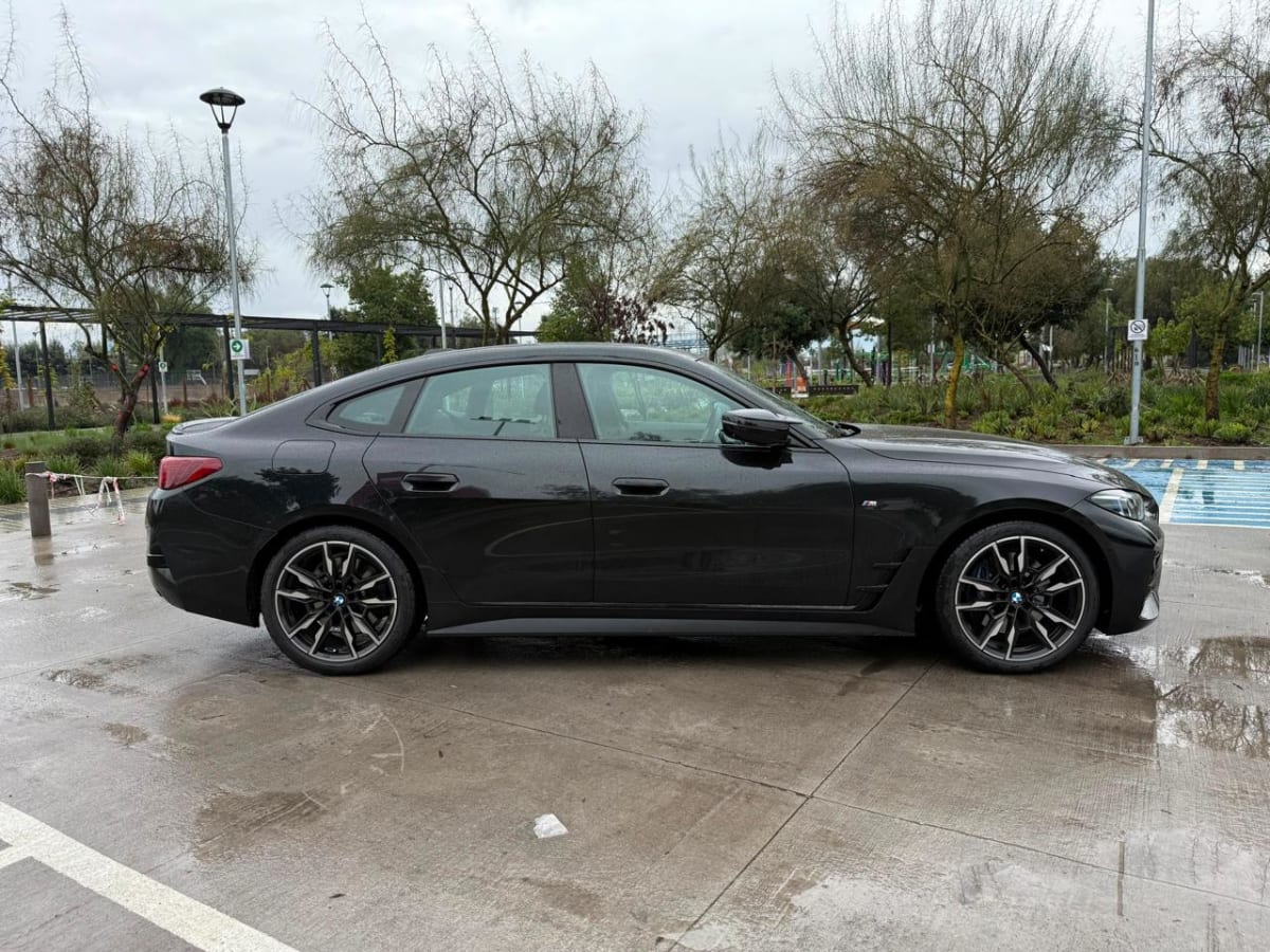 2025 BMW M440i xDRIVE - Miniatura 6