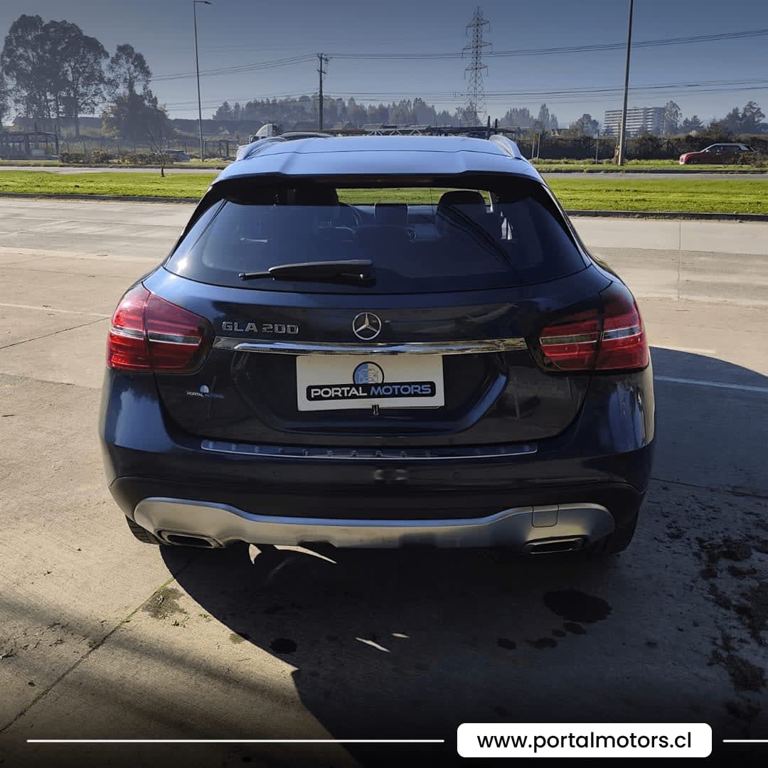 2021 Mercedes-Benz GLA200 - Miniatura 9