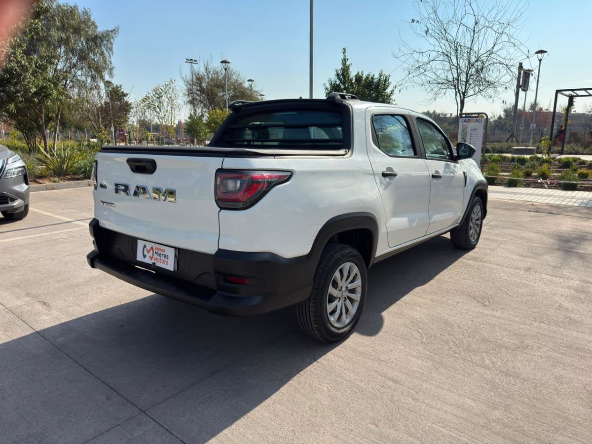 2022 Ram 700 - Miniatura 7