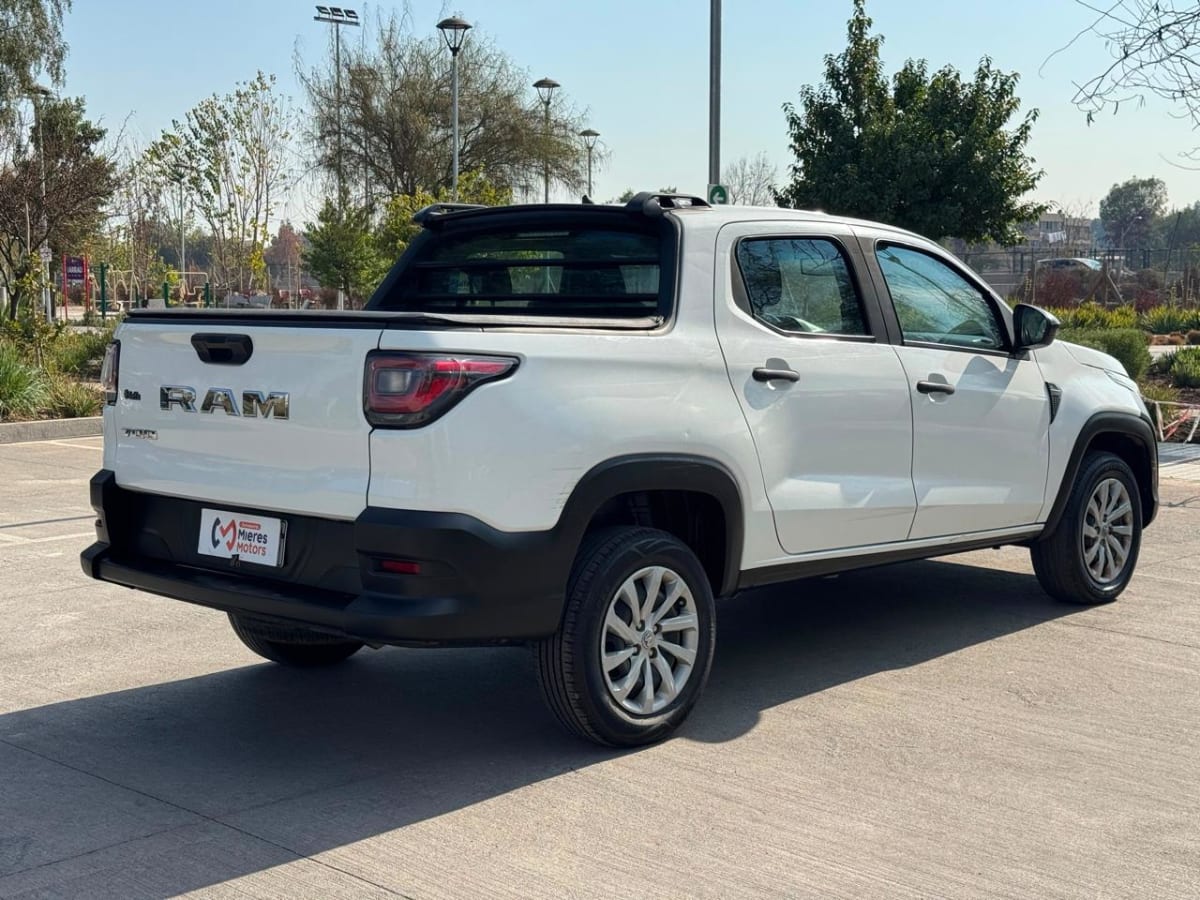 2022 Ram 700 - Miniatura 8