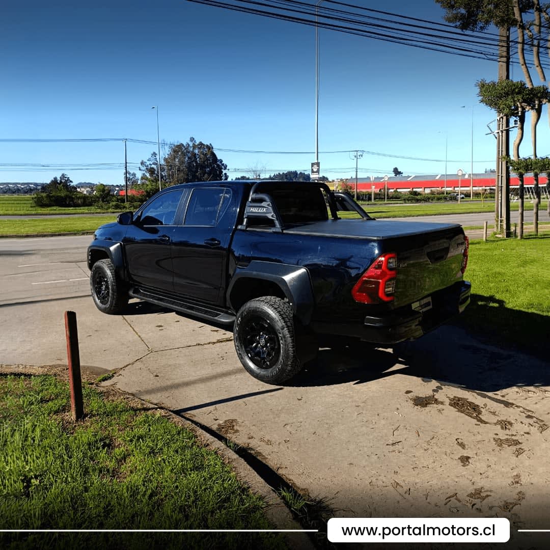 2025 Toyota Hilux 2.8 - Miniatura 5