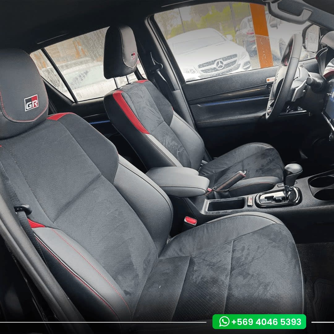 2025 Toyota Hilux 2.8 - Miniatura 9