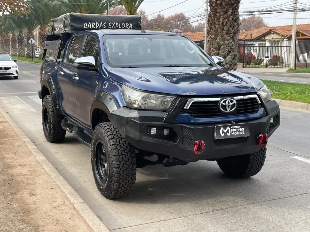 2018 Toyota HILUX SR - Miniatura 4