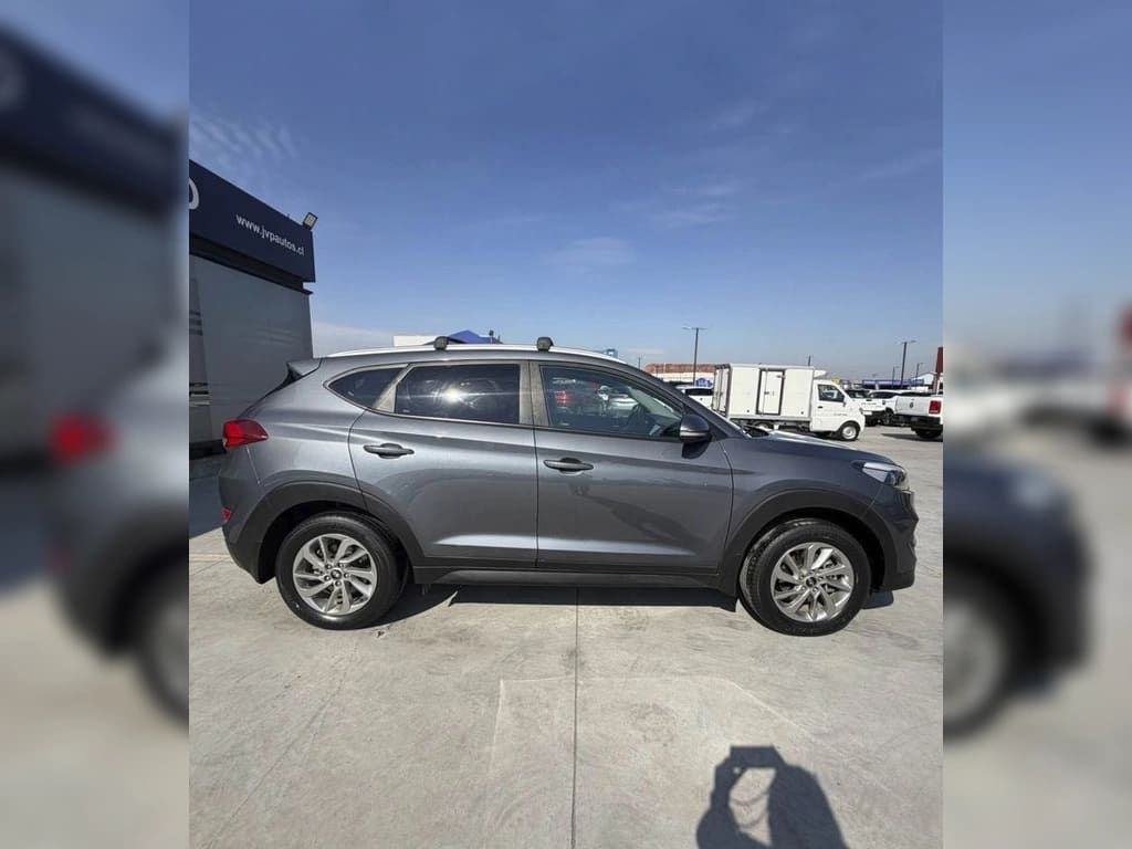 2017 Hyundai TUCSON 2.0 Gris - Miniatura 4
