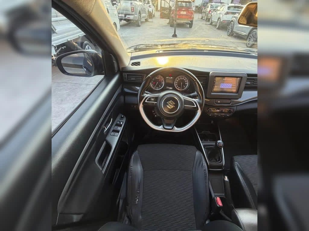 2021 Suzuki XL7 GLX Negro - Miniatura 7
