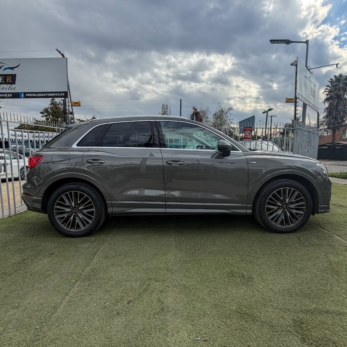 2023 Audi Q3 35 Gris - Miniatura 7