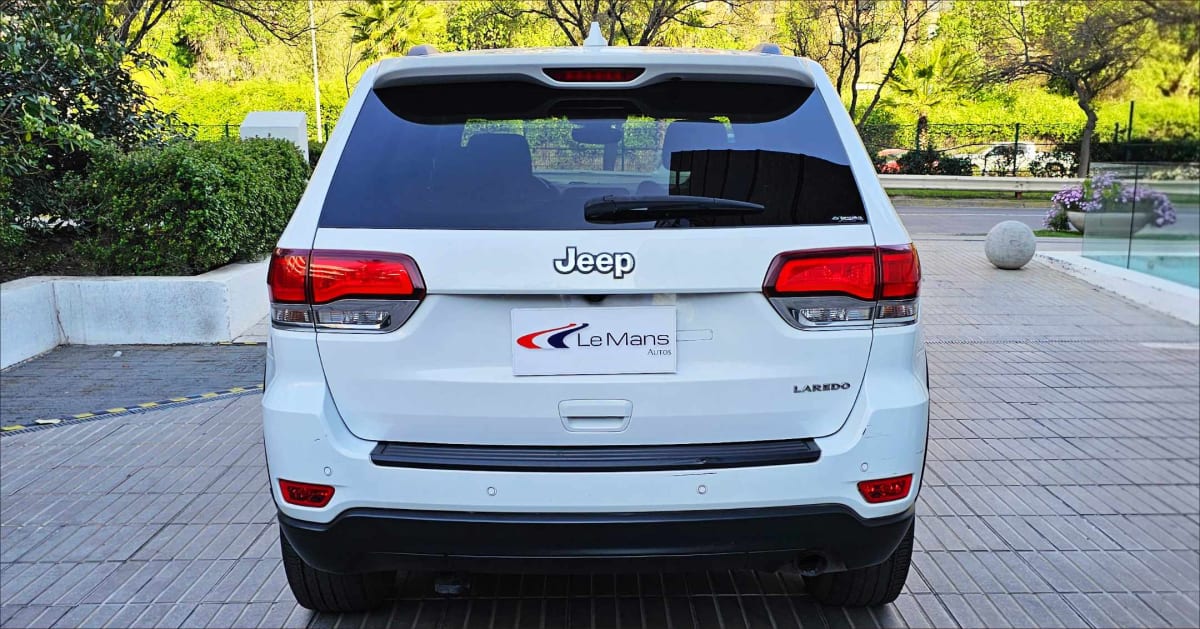 2020 Jeep Grand Cherokee Laredo Blanco - Miniatura 5