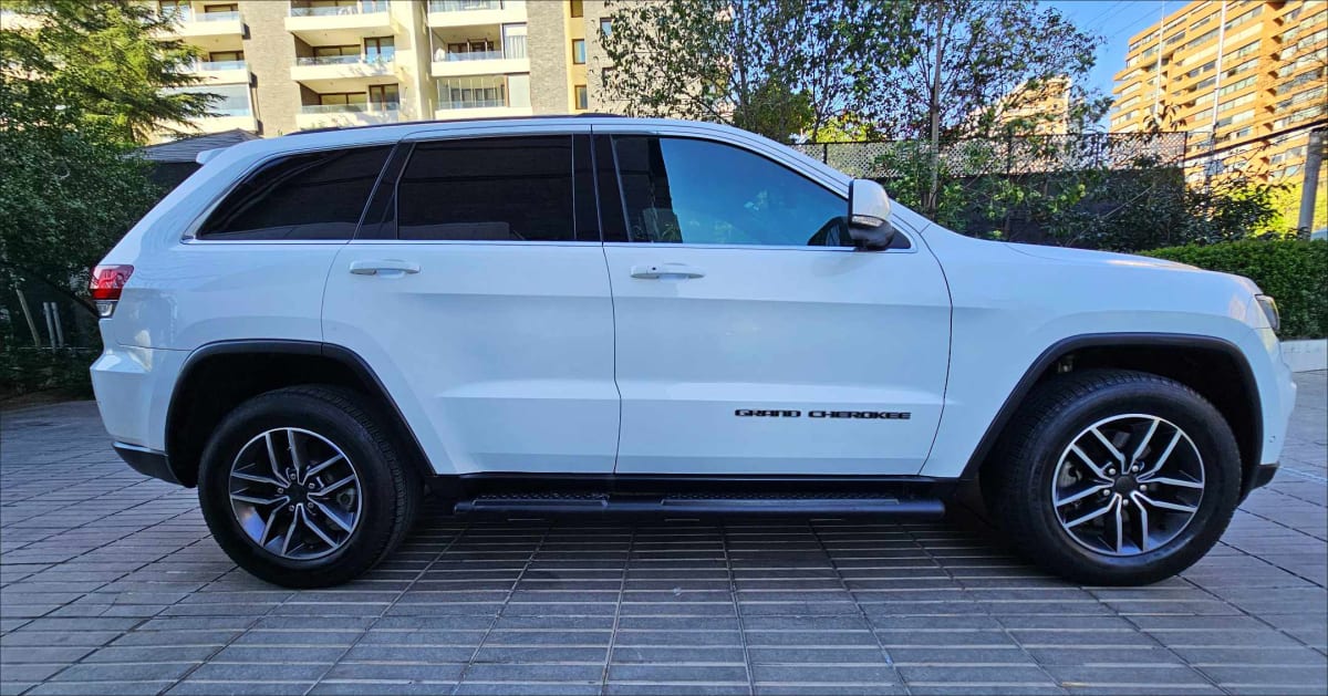 2020 Jeep Grand Cherokee Laredo Blanco - Miniatura 7