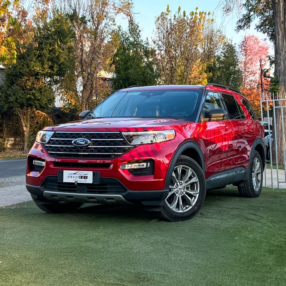 2025 Ford EXPLORER XLT Rojo - Miniatura 3
