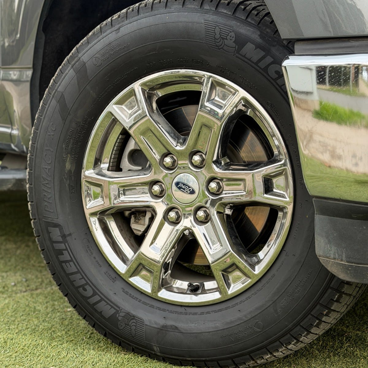2024 Ford F 150 XLT Gris - Miniatura 9