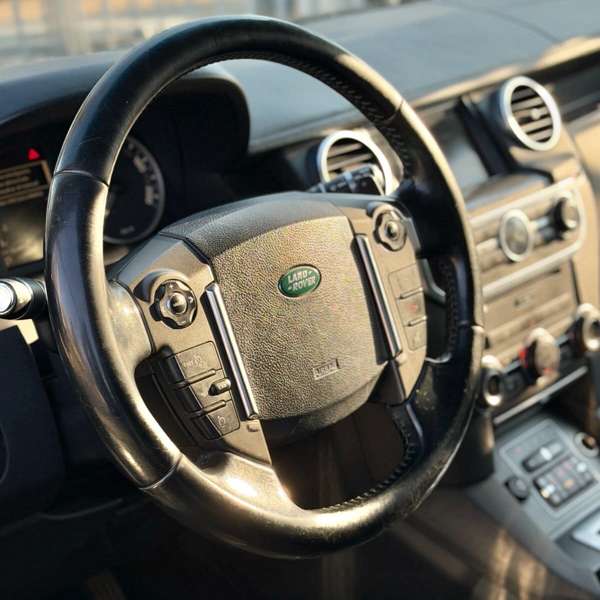 2014 Land Rover DISCOVERY 4 Negro - Miniatura 10