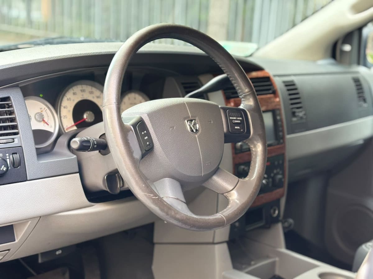 2011 Dodge DURANGO SLT - Miniatura 10