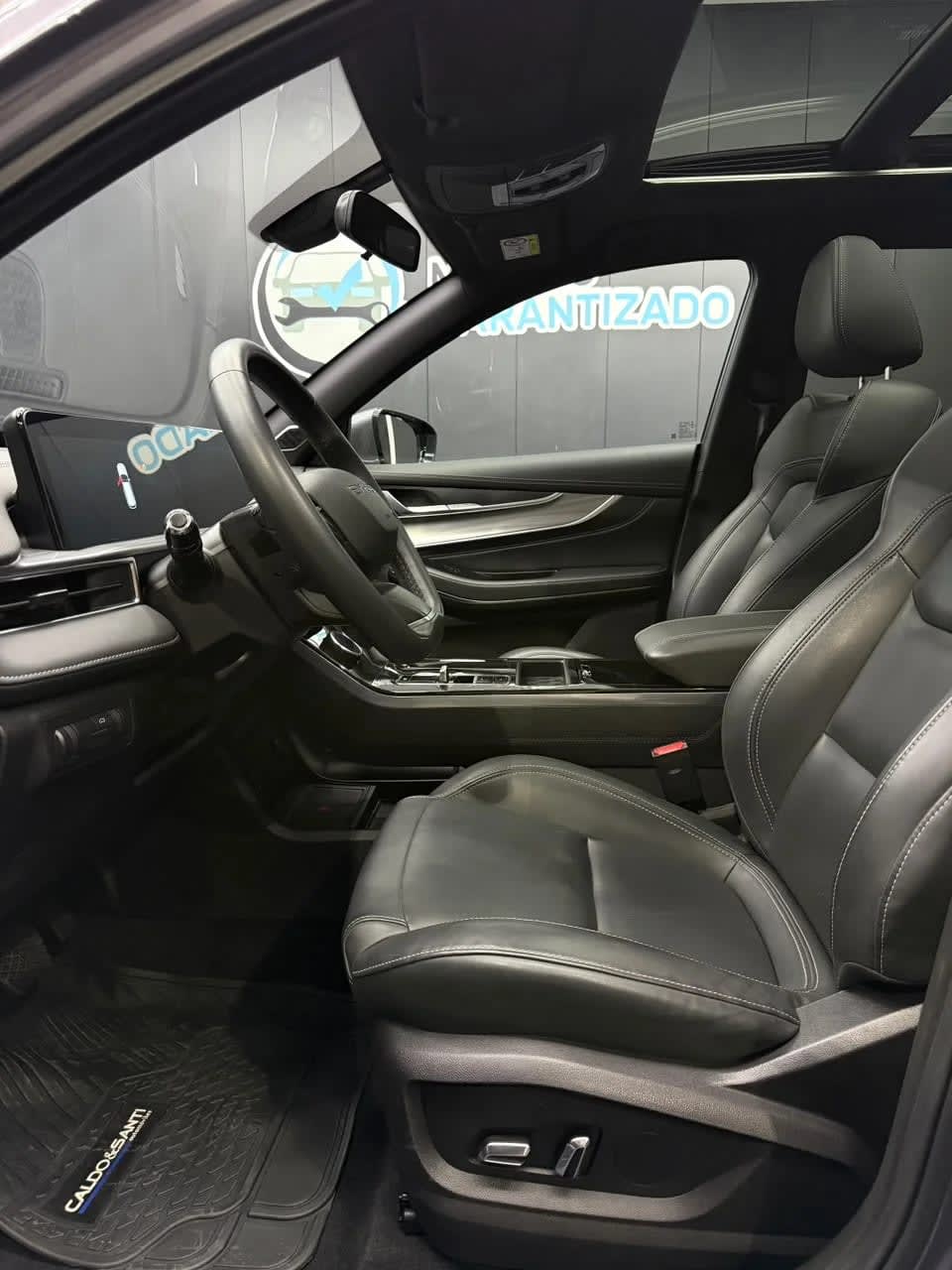2024 Exeed Lx 1.5T Gris - Miniatura 6