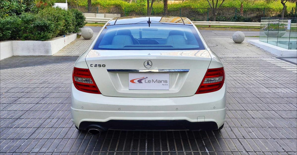 2012 Mercedes-Benz C250 Coupe Blanco - Miniatura 5