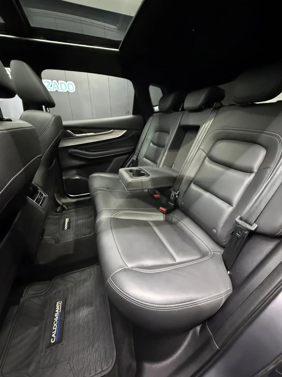 2024 Exeed Lx 1.5T Gris - Miniatura 10
