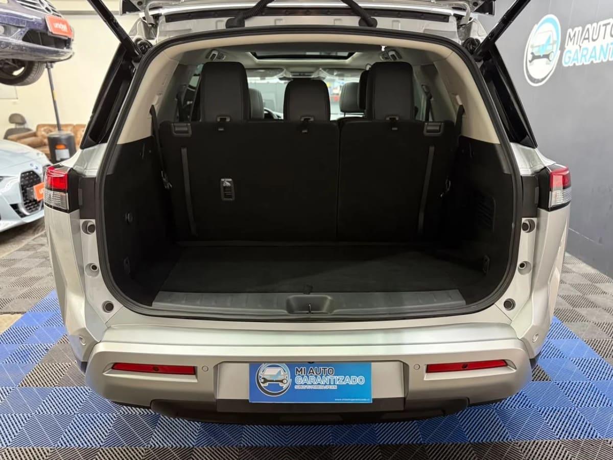 2026 Nissan Pathfinder 3.5 Plata - Miniatura 3
