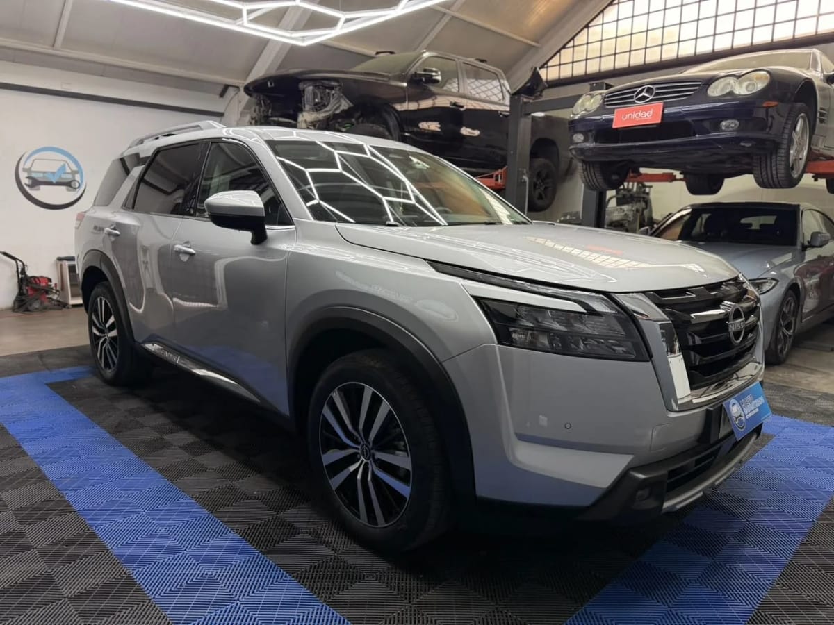 2026 Nissan Pathfinder 3.5 Plata - Miniatura 5