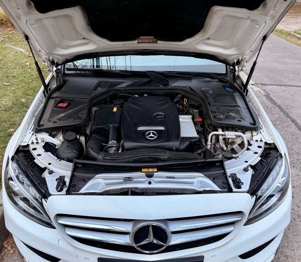 2015 Mercedes-Benz C250 Negro - Miniatura 5