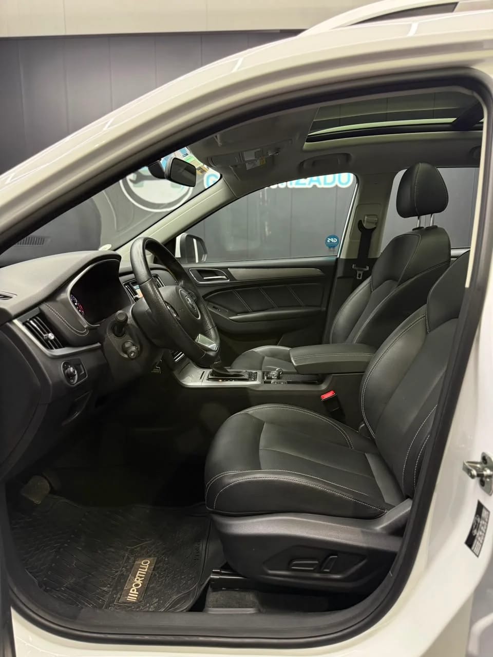 2023 MG Rx5 2.0T Blanco - Miniatura 6