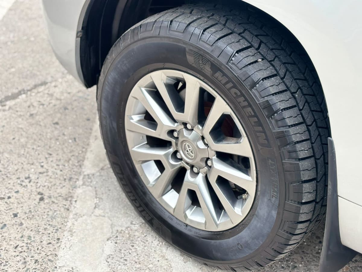 2021 Toyota LAND CRUISER PRADO - Miniatura 9